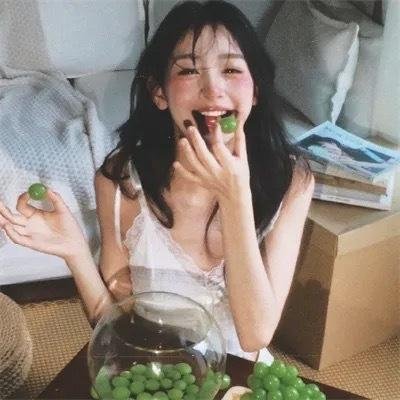 笨拙之极的前辈。